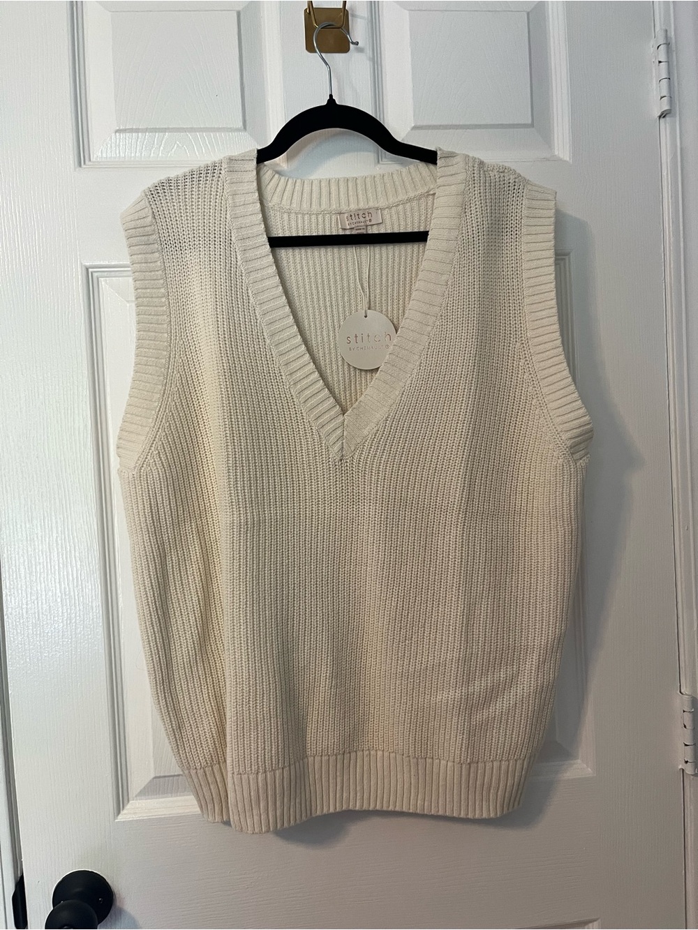 NWT- Chenault XXL Cream Knit Sweater Vest V Neck Layering for Fall
